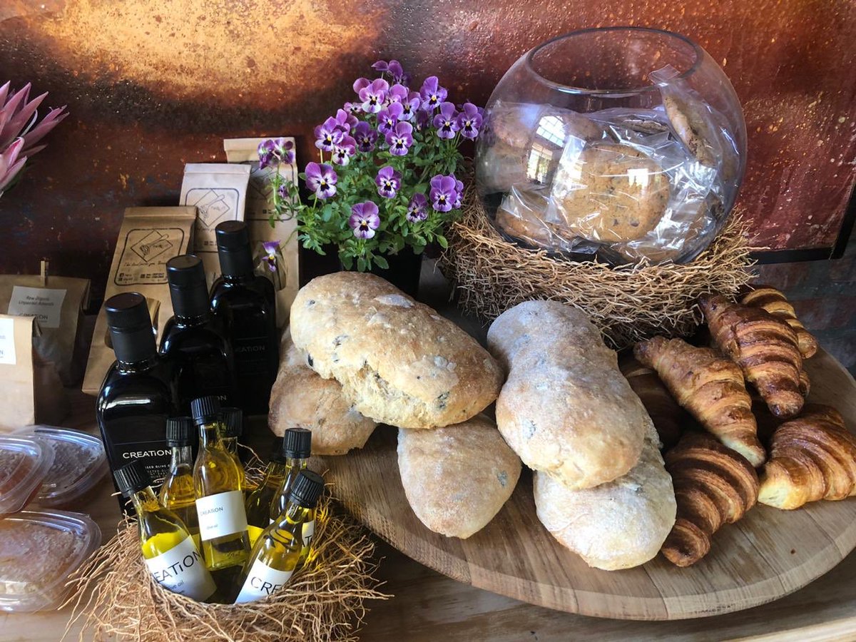 creationwines's tweet photo. From our Creation pantry - delicious carrot cake, cheesecake, red velvet & so much more! Delicious take home treats. Extend the 💗 for friends, family and neighbours who couldn’t join you!
#lovecreationwines #creationisopen #visithemelenaarde #saturdayvibes #sweettreats #weekend https://t.co/ogbgx0UwF2