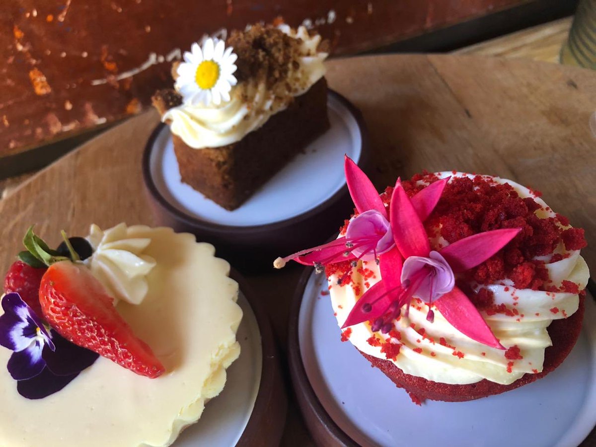 creationwines's tweet photo. From our Creation pantry - delicious carrot cake, cheesecake, red velvet & so much more! Delicious take home treats. Extend the 💗 for friends, family and neighbours who couldn’t join you!
#lovecreationwines #creationisopen #visithemelenaarde #saturdayvibes #sweettreats #weekend https://t.co/ogbgx0UwF2