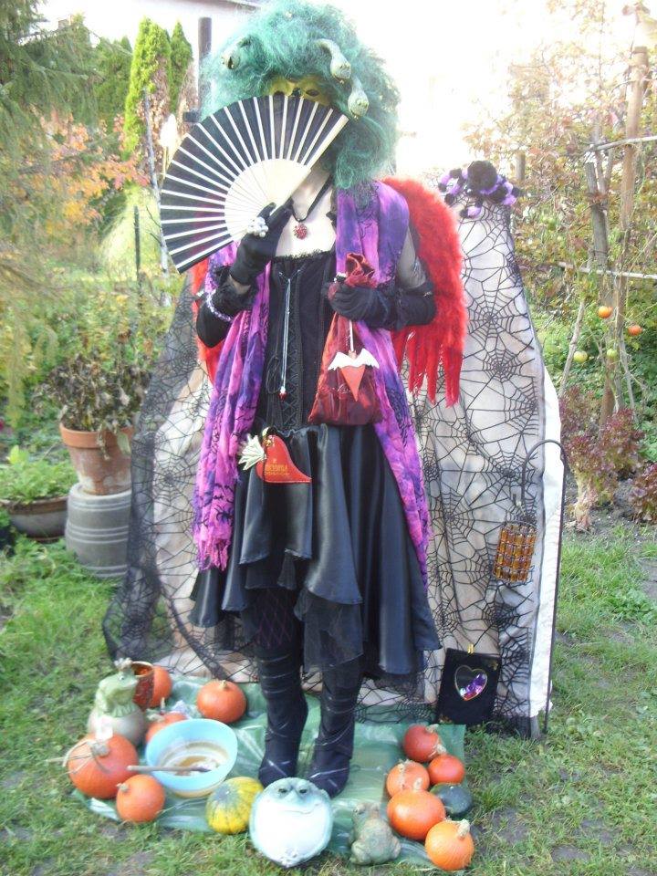 Melisande17's tweet photo. hi. happy halloween !!! this year at home !!! #FREAKYFRIDAY #GIVEAWAY
Geist
Last chance to join #CoHaunted! Find the pumpkins across our platforms, tweet us how many you’ve found + #follow @Cohorted
& @Guylian_Chocs
to #WIN a £350+ prize
Halloweenkürbis
Don’t forget to RT! https://t.co/JLvi3mJXR6