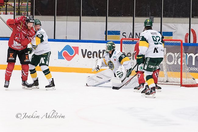Unifoto2's tweet photo. Vita Hästen gör 5 mål på serieledarna Björklöven, tyvärr så räckte inte detta då Björklöven gör 7 mål @vitahasten_officiell #himmelstalundshallen #hockeyallsvenskan #himpafältet @vitahasten_officiell @vitahastenfanz @norrkopings_kommun @nt_sporten @nikonsverige @Bjorkloven https://t.co/rp2H9Rac54