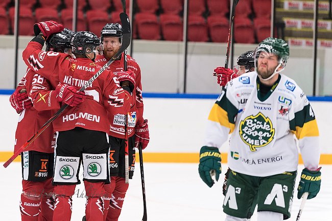 Unifoto2's tweet photo. Vita Hästen gör 5 mål på serieledarna Björklöven, tyvärr så räckte inte detta då Björklöven gör 7 mål @vitahasten_officiell #himmelstalundshallen #hockeyallsvenskan #himpafältet @vitahasten_officiell @vitahastenfanz @norrkopings_kommun @nt_sporten @nikonsverige @Bjorkloven https://t.co/rp2H9Rac54