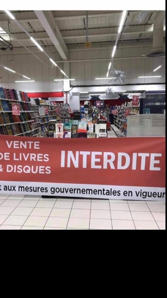 thomasgunzig's tweet photo. Une des images les plus flippantes de 2020 nous vient de France...
(Via Pierre Defendini pour la photo) https://t.co/qsPNaQ7OPC