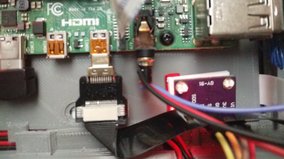 nico69400's tweet photo. @DiskioPi nickel la mise en place du connecteur jack entre la pi et la carte L.
#DiskioPi #rpi https://t.co/yqxagRwFVf
