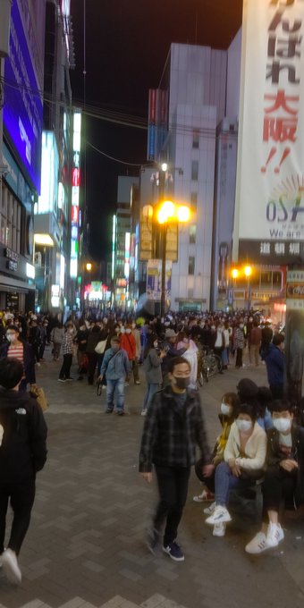 大阪ハロウィン 道頓堀のライブカメラの映像の人混みやばすぎ 仮装している人で密密密 まとめダネ