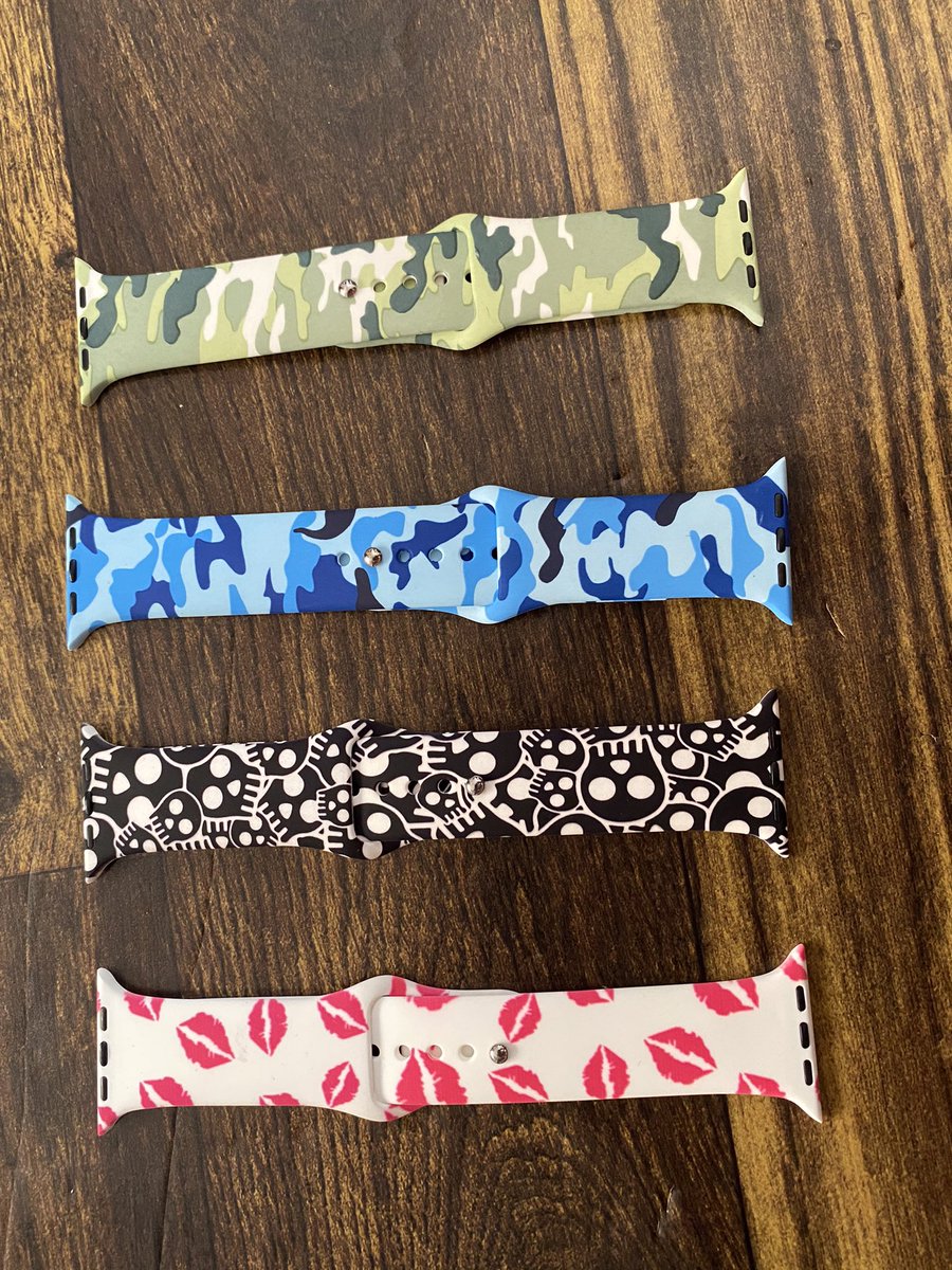 totesnation's tweet photo. I-watch strap for sale 
Rubber strap- 4,000 naira slide 1
Leather strap: 5,500 naira slide 2
Chain strap: 7,000 naira slide 3 
Plastic strap: 8,500 naira slide 4 
Send us a DM to place your order https://t.co/MIHhQxn55P