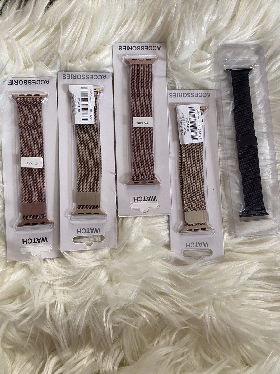 totesnation's tweet photo. I-watch strap for sale 
Rubber strap- 4,000 naira slide 1
Leather strap: 5,500 naira slide 2
Chain strap: 7,000 naira slide 3 
Plastic strap: 8,500 naira slide 4 
Send us a DM to place your order https://t.co/MIHhQxn55P