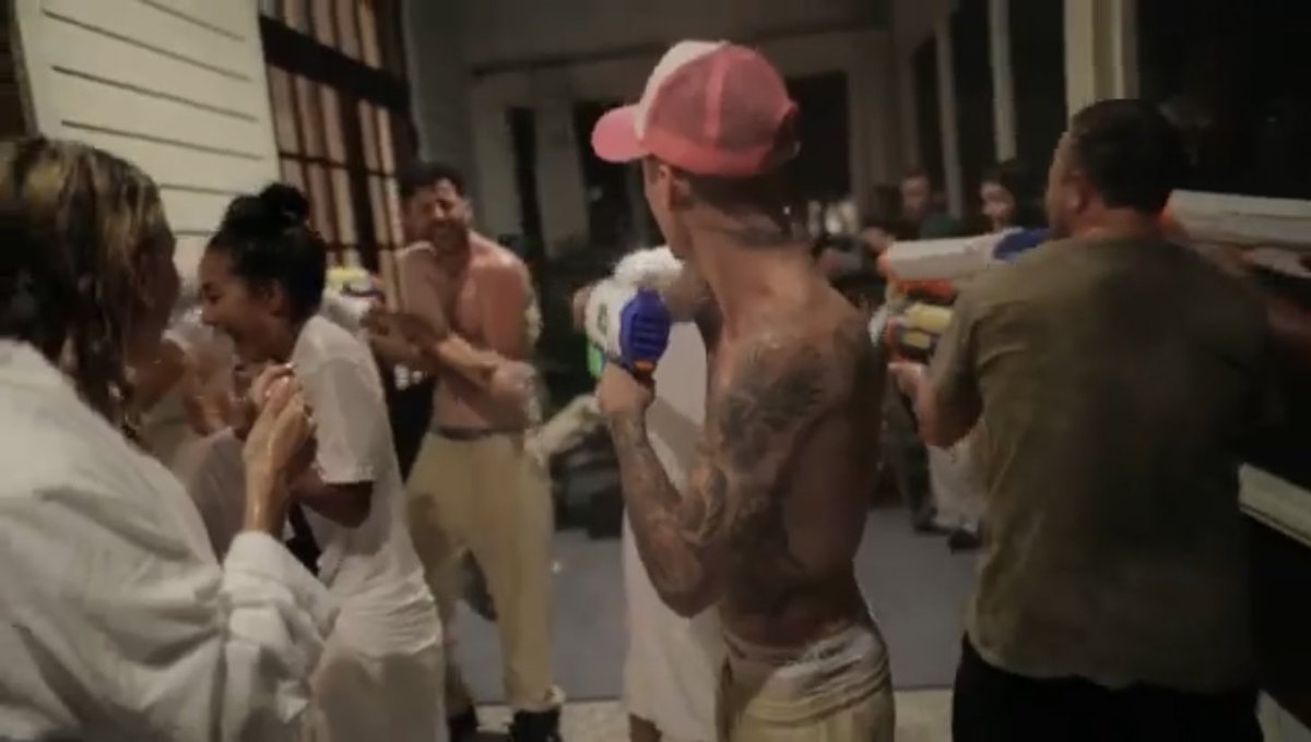 IoveIydaisies's tweet image. Even though a lot has changed there are still some things that haven’t 😌 #JBNextChapter