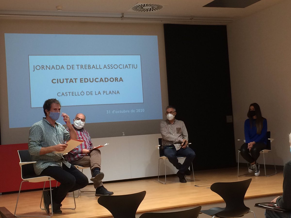 smestref's tweet photo. Jornada de treball associacions. Ciutat Educadora. Medi ambient, urbanisme i mobilitat, compensació de les desigualtats i patrimoni cultural #CsEduca #CsCEFIRE https://t.co/wpQnkSalAr