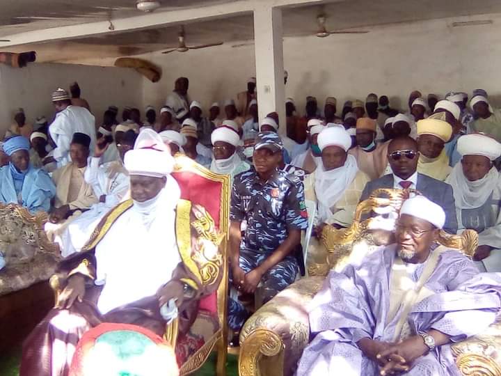 In Argungu this morning to witness the turbaning ceremonies of some disguised personality in my state.