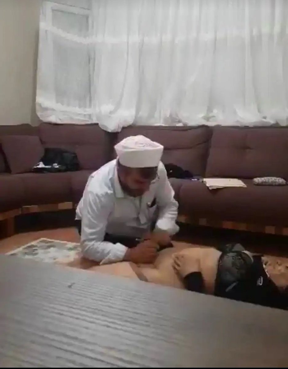 Lavuk74966596's tweet photo. zina izmirdepremi sahtehoca Bence saht...