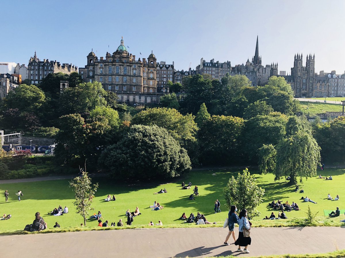 living_Scottish's tweet photo. #VisitScotland #Edinburgh #livingscottish #RoyalsFamily https://t.co/cb60aF56kH