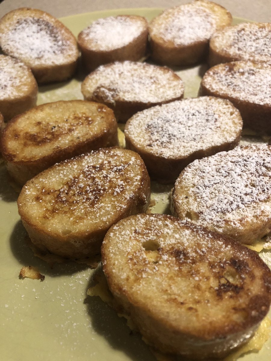 Nano-French toast. 50,000,000 nm along the major axis, which means I can publish in Nature Nanotechnology!... right? #nanotechnology