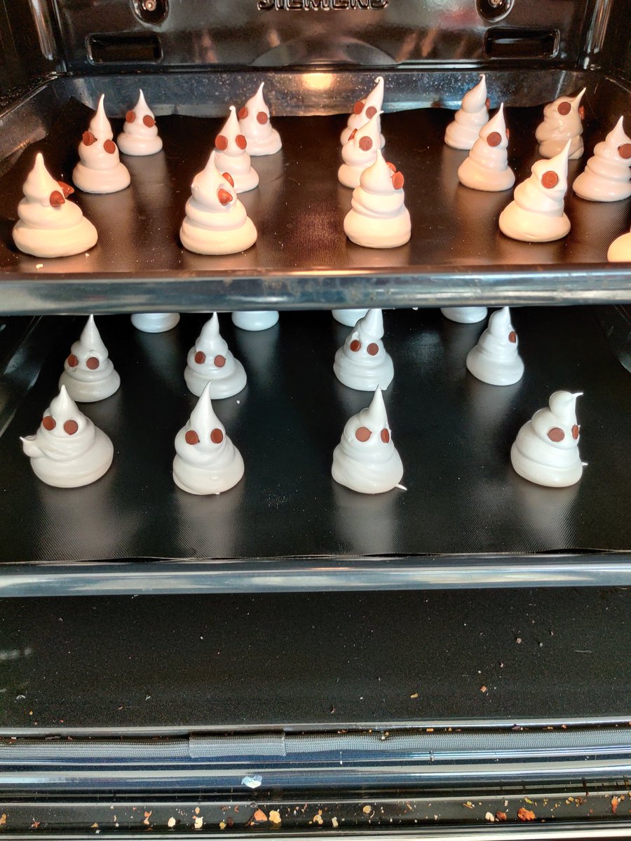 Aujourd'hui c'est Halloween. Tentons de faire peur. Ça éloignera peut-être le truc machin dont j'ai pas envie de dire le nom aujourd'hui