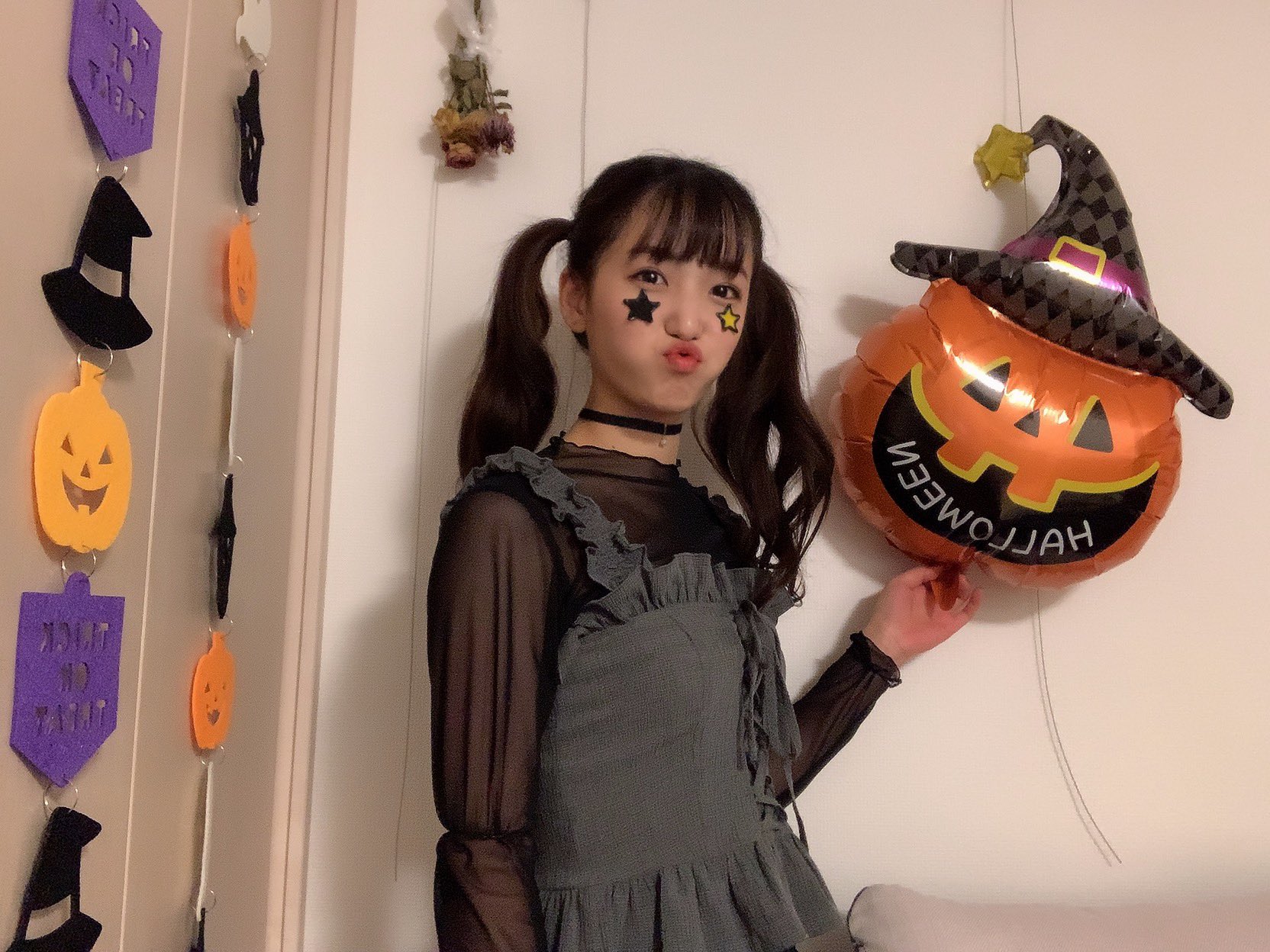 下尾みう Happy Halloween 仮装してみたのは 人形 いかが Happyhalloween おうちでハロウィン T Co Ocolsbhvht Twitter