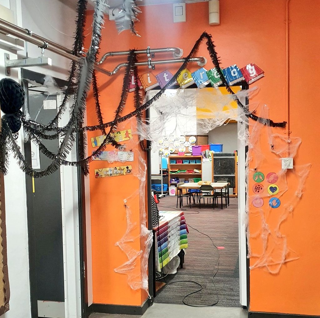 MissMacfarlane1's tweet photo. Happy Halloween! 🎃👻 @ThorntreeHT https://t.co/hykqFpEvEz