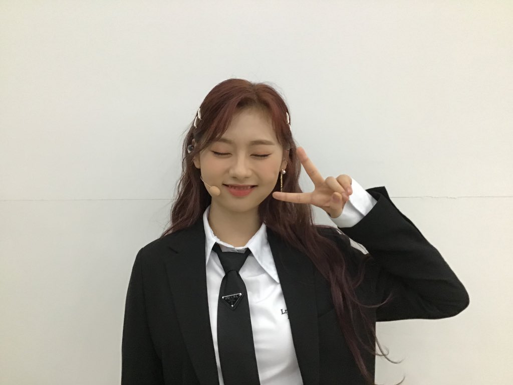 11월의 첫 시작도 시그니처랑 😘✨ 사랑해요 아주 많이 💖 #벨이벨이쪼아

#시그니처 #cignature #벨 #Belle #Listen_and_Speak #아리송 #ARISONG