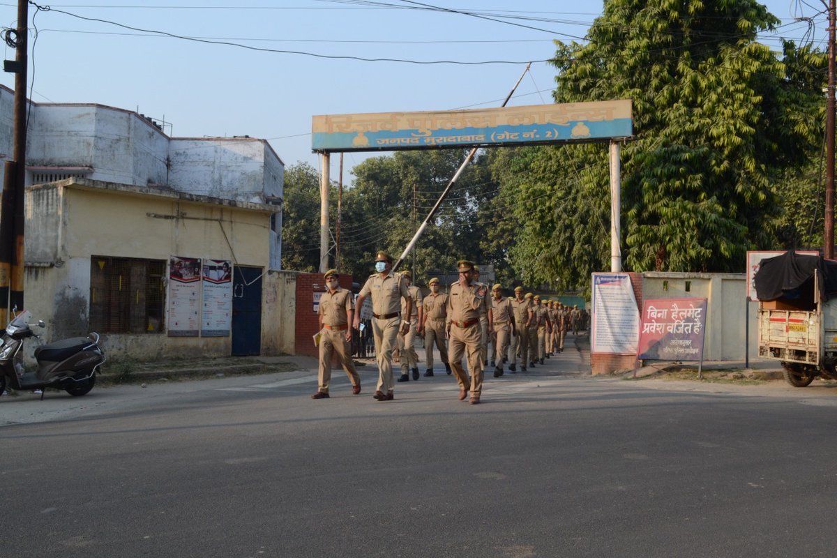 moradabadpolice's tweet image. &quot;लौह पुरूष सरदार वल्लभ भाई पटेल&quot; की जयन्ती  #RashtriyaEktaDiwas के अवसर पर आर0टी0सी0 @moradabadpolice एवं होमगार्डस द्वारा पुलिस लाइन मुरादाबाद से नगर क्षेत्र में एक मार्च पास्ट निकाला गया। #SardarVallabhbhaiPatel #UnityDay2020 
@Uppolice @dgpup @adgzonebareilly @digmoradabad