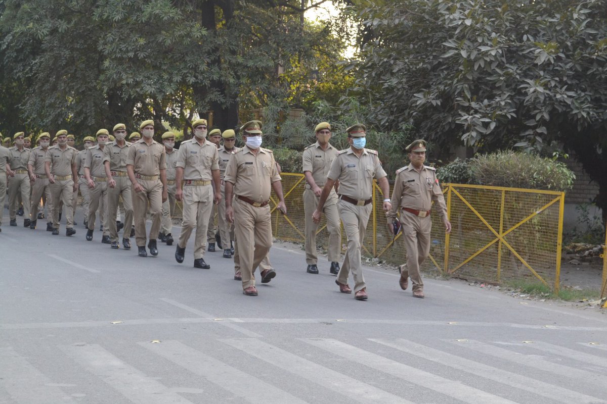 moradabadpolice's tweet image. &quot;लौह पुरूष सरदार वल्लभ भाई पटेल&quot; की जयन्ती  #RashtriyaEktaDiwas के अवसर पर आर0टी0सी0 @moradabadpolice एवं होमगार्डस द्वारा पुलिस लाइन मुरादाबाद से नगर क्षेत्र में एक मार्च पास्ट निकाला गया। #SardarVallabhbhaiPatel #UnityDay2020 
@Uppolice @dgpup @adgzonebareilly @digmoradabad