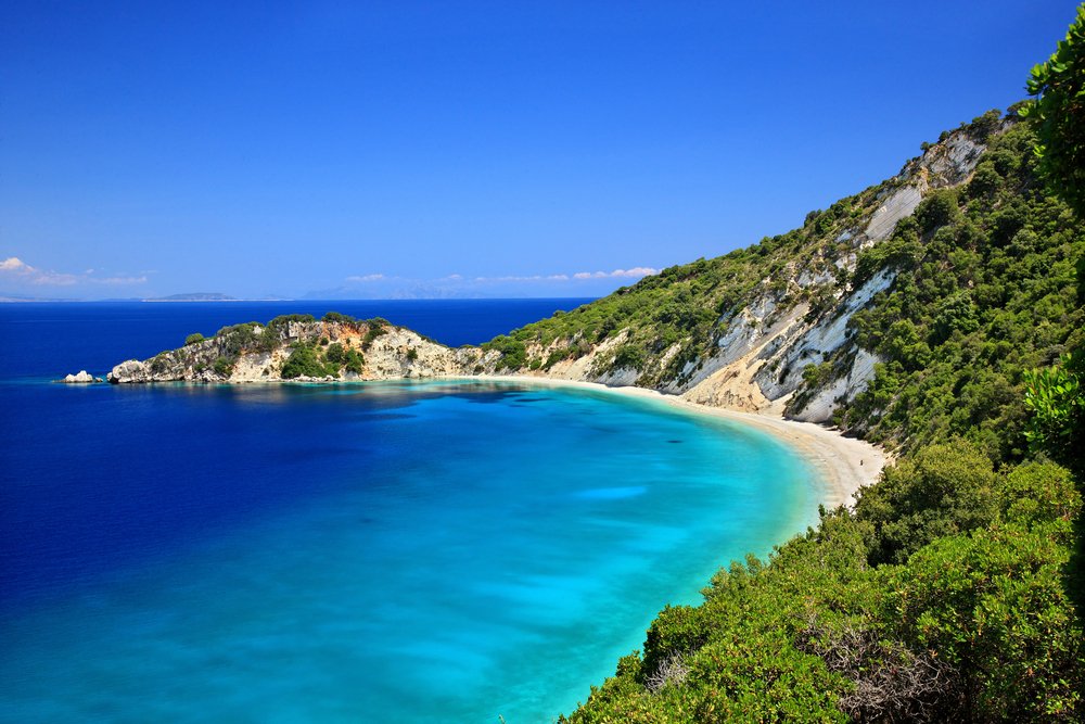 LogitravelIT's tweet photo. Oggi ti portiamo a Itaca, terra di miti e leggende. Con una superficie di soli 96 km2, Itaca è una delle isole greche più piccole del Mar Egeo. Deliziosa cucina greca, clima mite, pittoresche baie naturali e il mare più blu che puoi desiderare. Ti piace l'idea? Buon mercoledì! https://t.co/UkaJ7Q0AHC