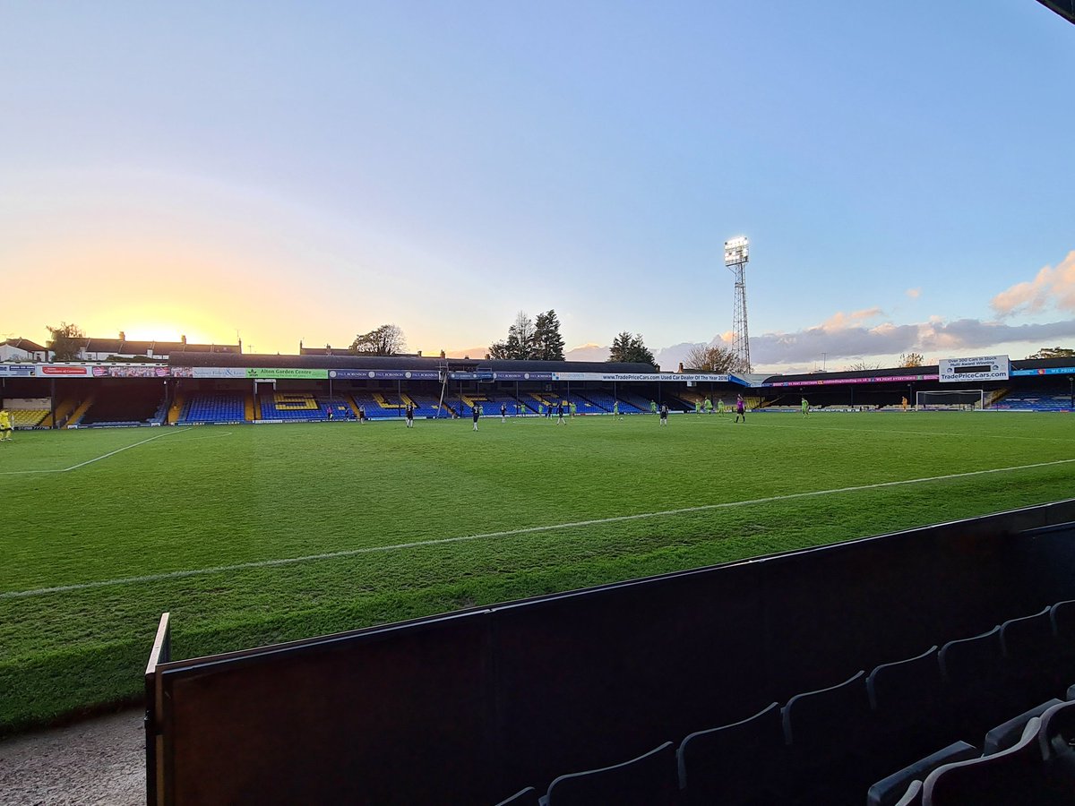Today I'm at <a href="/SUFCRootsHall/">Southend United FC</a> again with <a href="/stjohnambulance/">St John Ambulance England</a> colleagues from @SJA_EventsEssex, @SJA_SEEASU and <a href="/SJA_CastlePoint/">SJA Castle Point</a> for the visit of Port Vale. Here's a photo from just before the start of the 2nd half.
#MySJADay #TeamSJA #GreenFamily #SJApeople