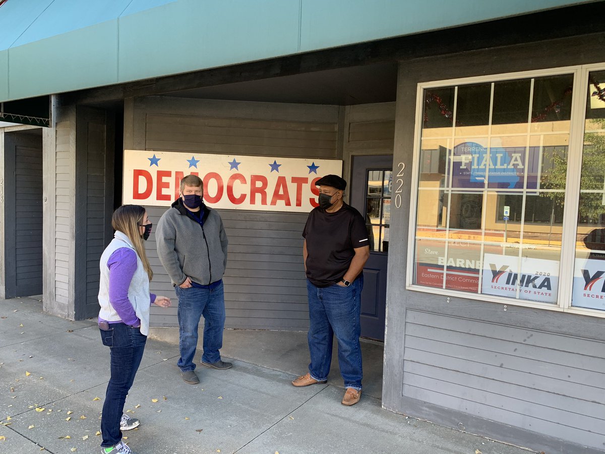venglund's tweet photo. Happy to report that @LynzforCongress race just moved from strong GOP to likely GOP!  #purpling #BlueWave2020 Meeting voters in Moberly, MO.  Thanks Randolph County! @TerrenceFiala is trending too! https://t.co/INf9zBhnNB