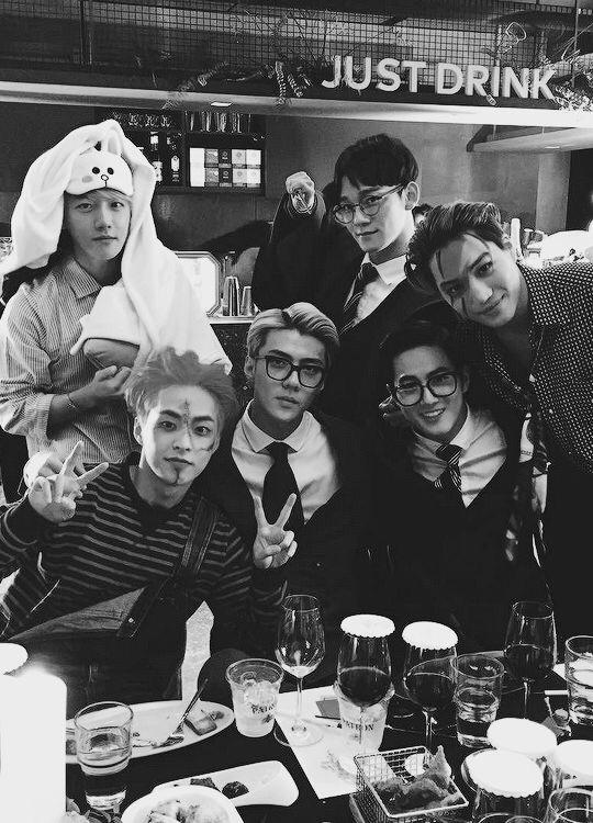 Exol1607's tweet photo. @B_hundred_Hyun We love #EXO with all member.
I say E X you say O
E X O
E X O
#WeLoveYouChanyeol
We love you #Baekhyun
We love you #Lay
We love you #Chen
We love you #Suho
We love you #Xiumin
We love you #DO
We love you #Kai
We love you #Sehun
Let's join our #ExoLGhostChallenge #AzerbaijaniExoL https://t.co/s1utVVpCjP