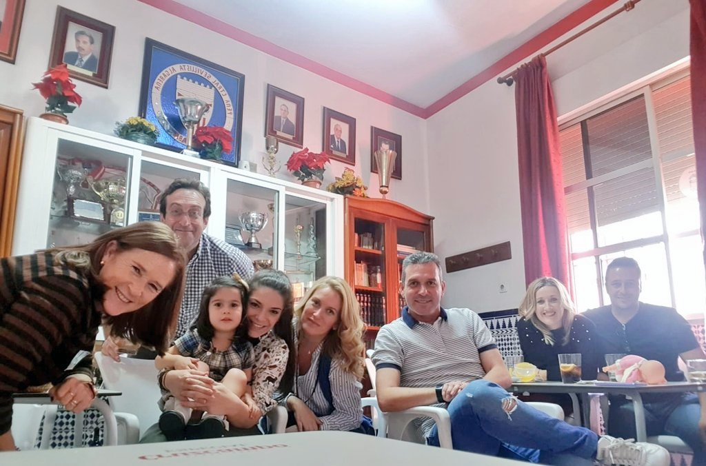 pavelsfc1978's tweet photo. Vamos mi Sevilla!!!!! 🙌🙌🙌🤍❤🤍❤ #todosjuntos #conmigente #sevillafc 
@roctvill @IsabelV46902178  @JMNavarro1976 @Jose84868591 @isageniz82 https://t.co/K8trT4n7xG