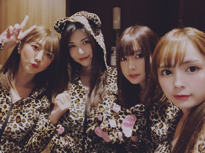 1 pic. Happy Halloween???? https://t.co/UgdYOyfYcq