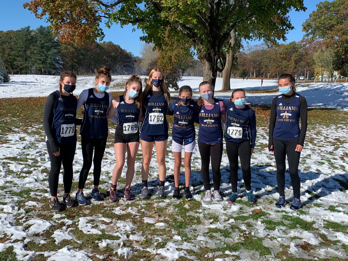 Congratulations to the Girls Cross Country Team for their 25-30 victory over Cardinal Spellman finishing the dual meet season 3-2.