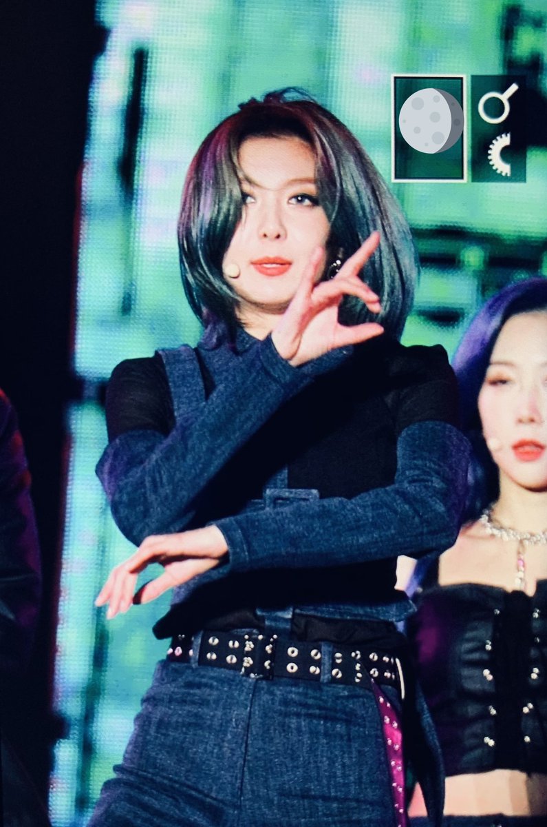 daydream_0307's tweet photo. 201031 KMDF 프리뷰

@hf_dreamcatcher 
#드림캐쳐 #다미 https://t.co/dOxgm1M5Dw