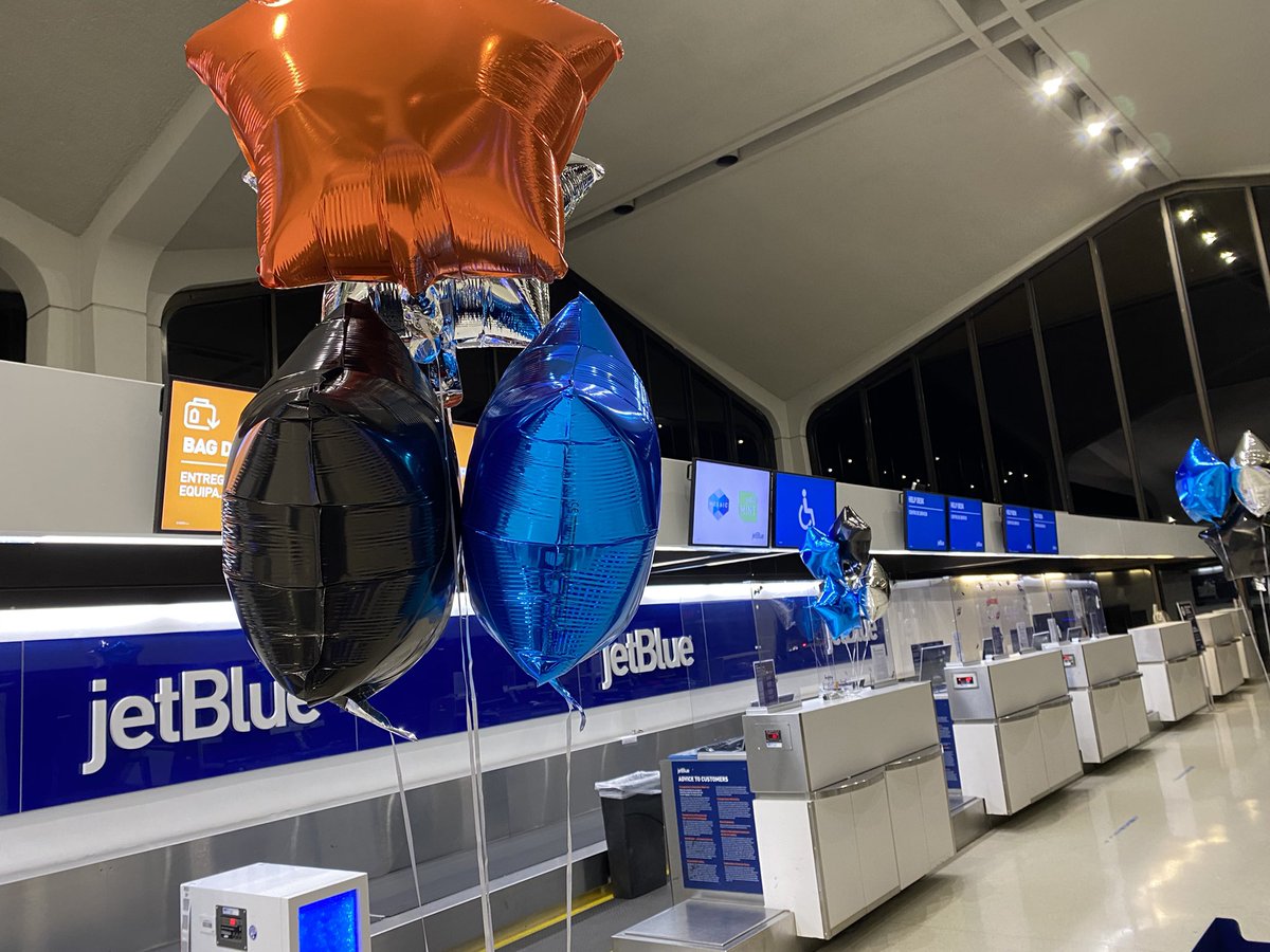 YQRamos's tweet photo. Our station is ready to live our FUN value! #JetBoo #HappyHalloween @JetBlue #TeamEWR https://t.co/GTbvR3K1de