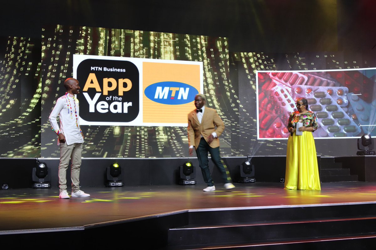 Geekulcha's tweet photo. Hackathon veteran and CEO of @NakiTechnology Siphiwe Ngwenya was also there to help with the announcement 

#MTNBusinessHack #MTNAppAwards #RecodeTheworld https://t.co/1ZGo3scOyH