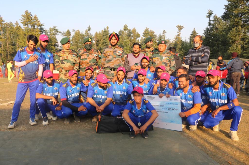 (9/n) #Youth of Kashmir have once again proved, that they  #StandwiththeNation and are ready to shed their blood and sweat to prove their mettle.  #IndianArmy has and will always continue, to support such noble initiatives.
