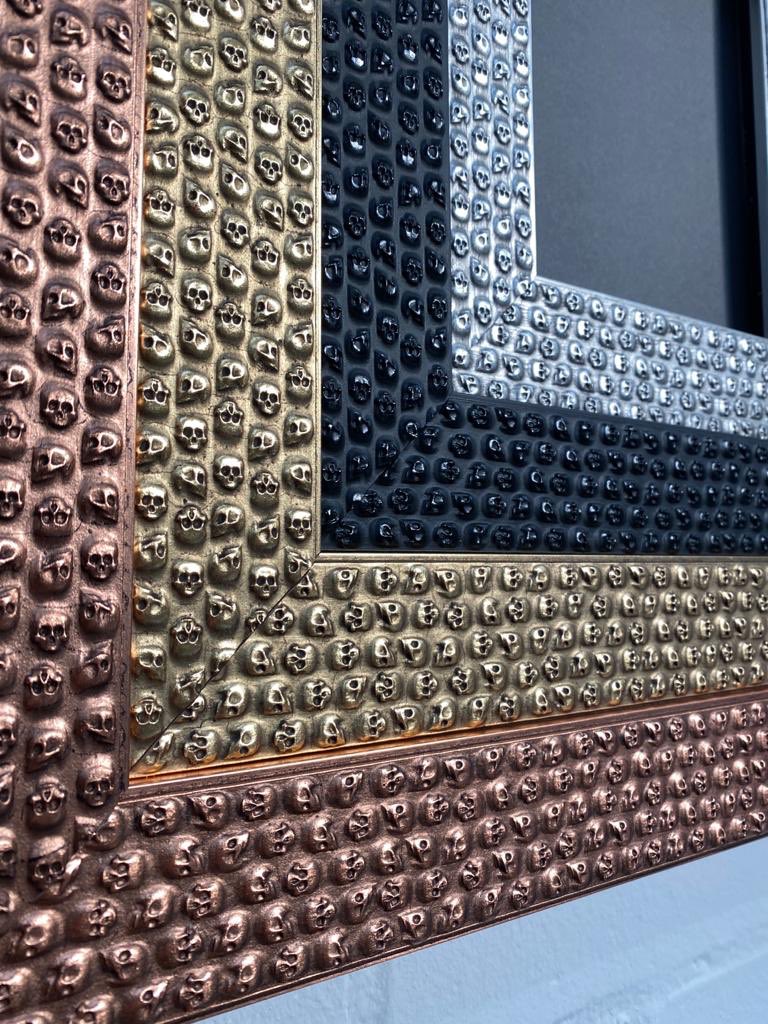 TheMasterframer's tweet photo. 💀 𝕳𝖆𝖕𝖕𝖞 𝕳𝖆𝖑𝖑𝖔𝖜𝖊𝖊𝖓 💀 Skull Frames now available, colours Copper, Gold, Silver & Black 💀🖤 contact us for more details... #halloween #skulls #gothic #gothicstyle #gothinteriors #mydarkhome #appleframes #gothaesthetic #hellsangels #bespokeframing #customframing https://t.co/B1nQzo0txi