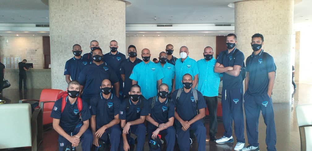 CondoresZulia's tweet photo. Nuestro equipo #CondoresDelZulia listo en Margarita, en la @SuperligaVen para traernos el campeonato #Superliga https://t.co/VjAO1g5JHR