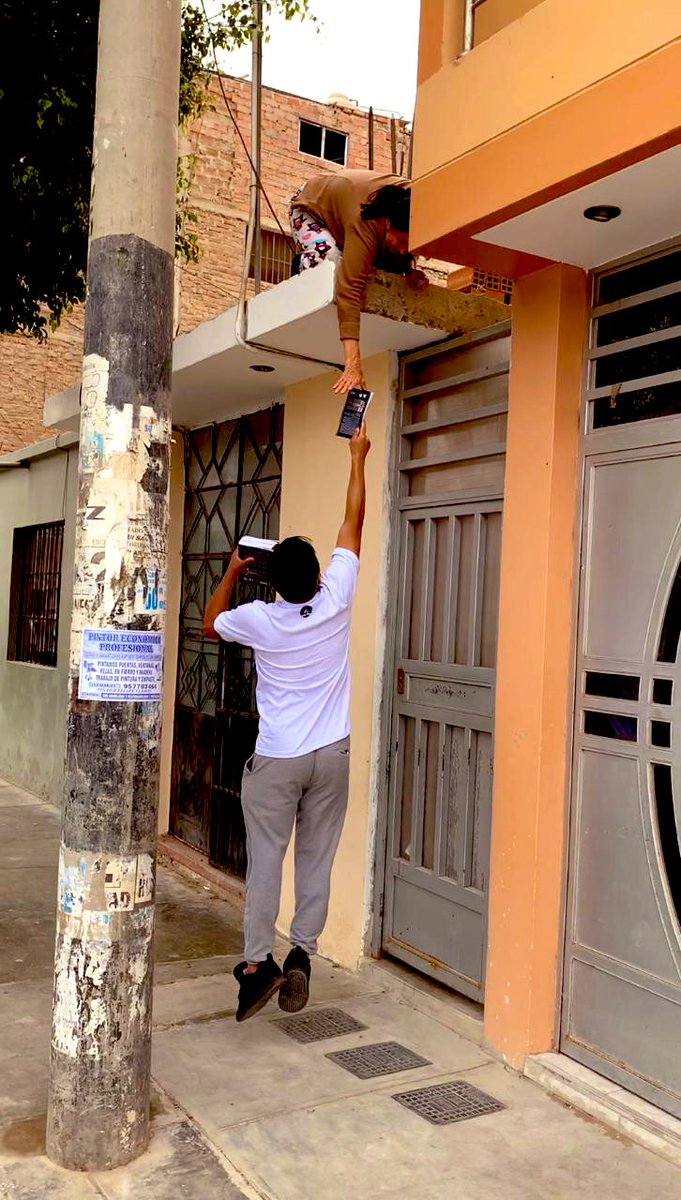 PrMarquina's tweet photo. 🚨Esta es la foto que resume el trabajo de los #JovenesAdventistas en #ImpactoEsperanza 🙏🏻😀 Los Jóvenes realmente son “nuestra esperanza para la #ObraMisionera” EGW 📖🤚🏻@pr_campitelli @edwardheidinger @prertonkohler @bill_quispe @AdventistasUPN https://t.co/2oPPDdotfP