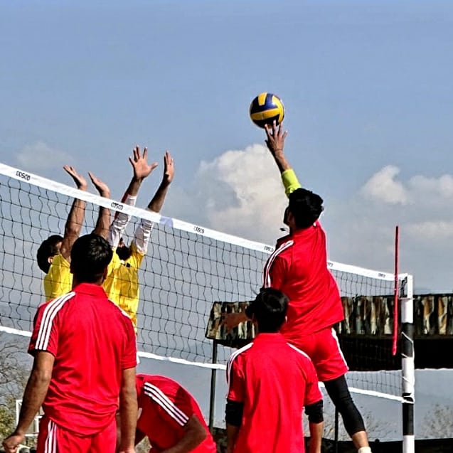 (5/n)The Volleyball  #competition saw a total of 12 teams battle out each other to be crowned champions. Final match of the day saw the teams from Bandipora and Delina compete to stake their claim on the winner's trophy, with Delina narrowly edging out Bandipora.