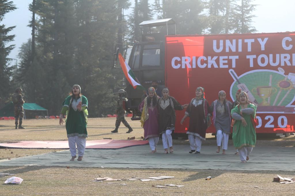 (8/n)Team from the dance group, K-Virus, displayed their immense talent and choreographic skills, mesmerizing the large audience that had gathered to witness the event and partake in the celebrations of the  #NationalUnityDay.