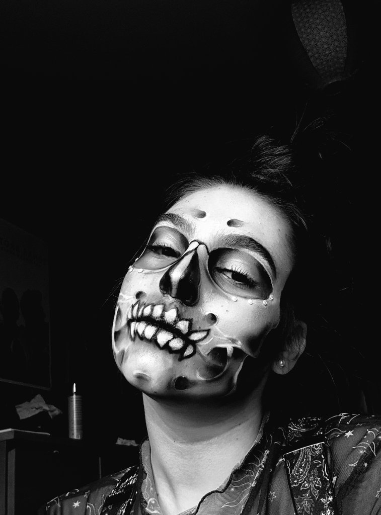 cassiexwalls's tweet image. ⚠️Tw // FAKE BLOOD
My three Halloween makeup look 
It was so fun to do it hontesly i always look forward to do halloween looks, it's always cool 
@LiamPayne @abbyrartistry #LPMakeUpComp 
The opportunity is really cool thanks a lot !!