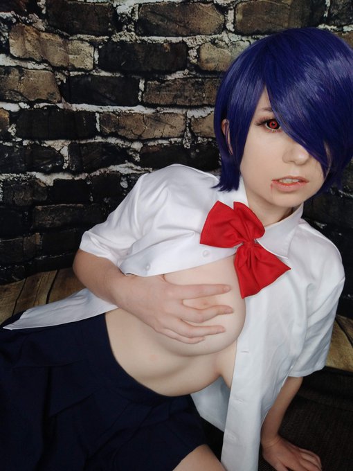 It's spooky day!

If you all can get this to 666 likes I'll post a short nsfw Touka vid 🖤

I will be