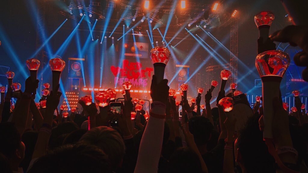 rvelites's tweet photo. REVELUV ALWAYS WITH RED VELVET

#MAMAVOTE #redvelvet @RVsmtown https://t.co/X4Gk3vlNyb