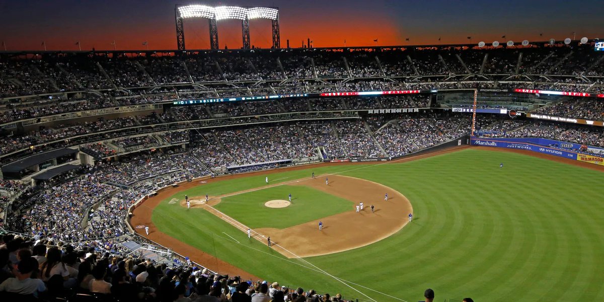 More examples for Japanese vs Chinese: Milky Way: “Heaven’s stream” 天の川 vs “silver river” 银河faucet: “serpent mouth” 蛇口 vs “water-dragon head” 水龙头swan: “white bird” 白鳥 vs “heavenly goose” 天鹅baseball: "field ball” 野球 vs “cudgel ball” 棒球