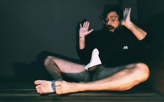 [pt] minha contribui&ccedil;&atilde;o pro halloween!  [en] my contribution to halloween!  boooo! 👻🎃🖤 https://t.co/