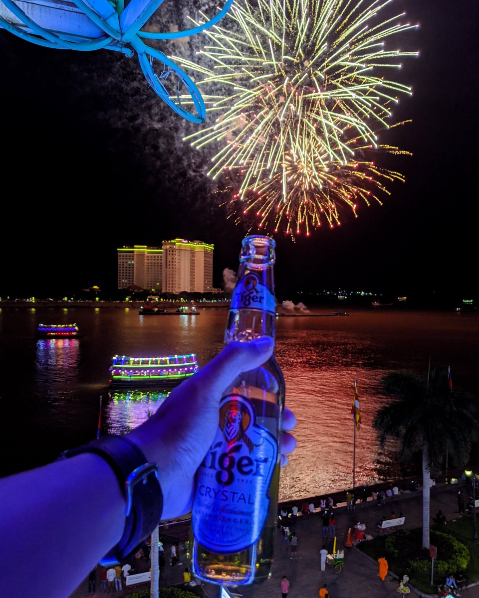 KayasethV's tweet image. Top floor top feeling