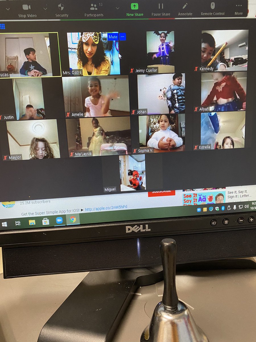 MrsDatreLB's tweet photo. We carved a pumpkin🔍🎃 to observe what’s inside and had a virtual Halloween parade!🎊👻🦸‍♀️🍬🦸‍♂️ #scienceeyes #HappyHalloween2020 @morrisaveschool #wcmm https://t.co/nra4v7lvI3
