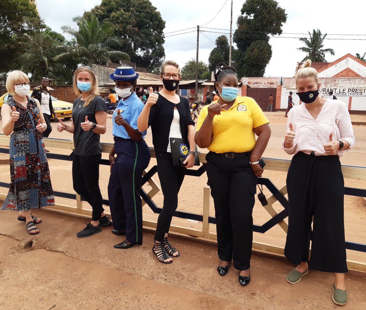 EUAM_RCA's tweet photo. La mission #EUAM_RCA intègre les aspects liés au genre dans toutes ses activités et soutient la participation des femmes à la paix et à la sécurité #Women4Security, #WPS202. La mission compte actuellement 20% de femmes qui occupent des postes clés dans la mission. https://t.co/iU0NAeFvm0