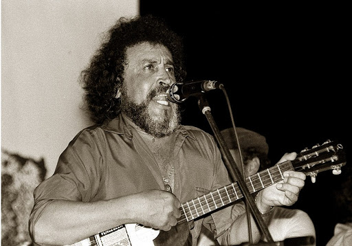 El profesor Andrés Castillo nos colaboró amablemente, enviándonos su texto a propósito del natalicio de Alí Primera. La Dirección de Cultura Unefm le está agradecida por su gesto. Gracias, profesor Andrés <a href="/Castillete7/">Andrés Castillo</a>
 instagram.com/p/CG_3KGmFzvO/…

instagram.com/p/CG_3sFSFb-g/…