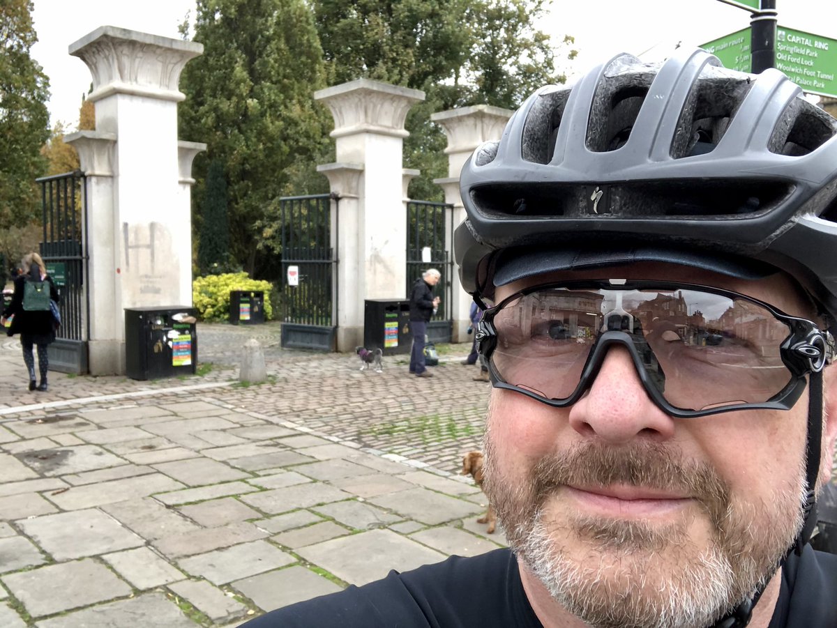 keith319's tweet photo. Dry #RCCHalloween ride (first half) 1/2 @rapha https://t.co/3sSkQTNIIr