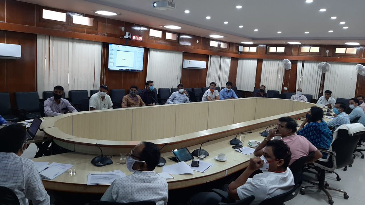 DRMJodhpurNWR's tweet image. जोधपुर मंडल में बिजनेस डेवलपमेंट यूनिट  द्वारा रेलवे ग्राहक व उपयोगकर्ता की कस्टमर मीट का आयोजन किया गया।मीटिंग में नेशनल रेलवे प्लान विजन 2030 के बारे में जानकारी दी गई।मीटिंग में कंटेनर हैंडलर लोडिंग ऑपरेटर सहित विभिन्न व्यवसायी शामिल हुए। @NWRailways @PiyushGoyalOffc