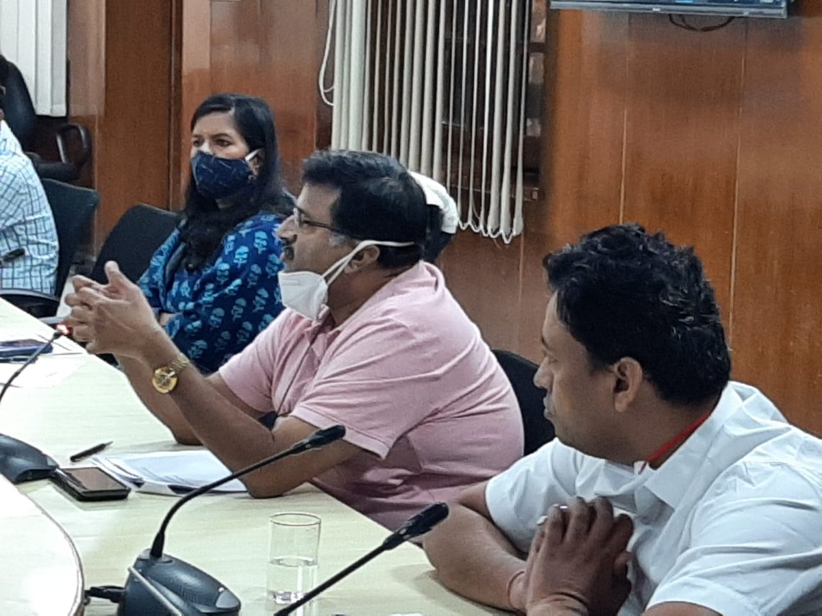 DRMJodhpurNWR's tweet image. जोधपुर मंडल में बिजनेस डेवलपमेंट यूनिट  द्वारा रेलवे ग्राहक व उपयोगकर्ता की कस्टमर मीट का आयोजन किया गया।मीटिंग में नेशनल रेलवे प्लान विजन 2030 के बारे में जानकारी दी गई।मीटिंग में कंटेनर हैंडलर लोडिंग ऑपरेटर सहित विभिन्न व्यवसायी शामिल हुए। @NWRailways @PiyushGoyalOffc